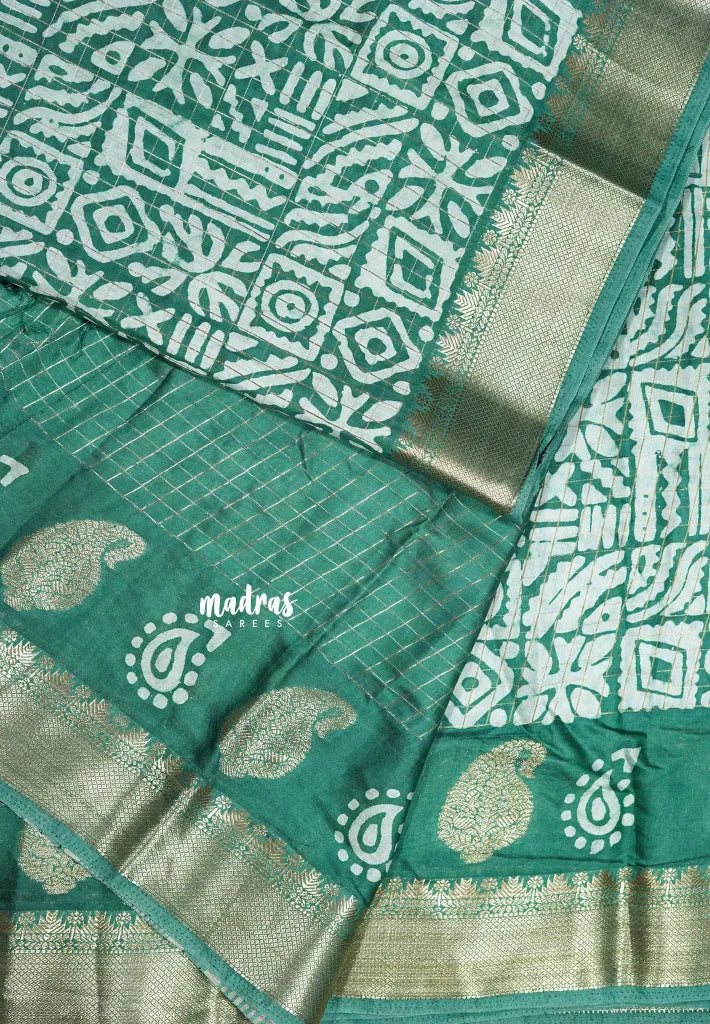 Lush Green Charm - Rudra - Traditional Munga silk blend Saree with checks weaving