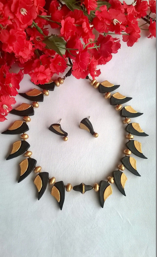 Black & Gold Leaf set