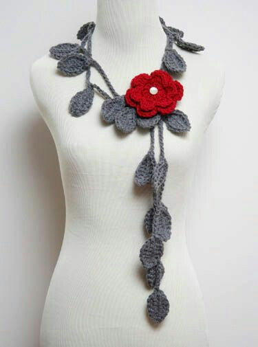 Tribal Crochet Jewellery Set With Gray Leaves and Red Floral Design