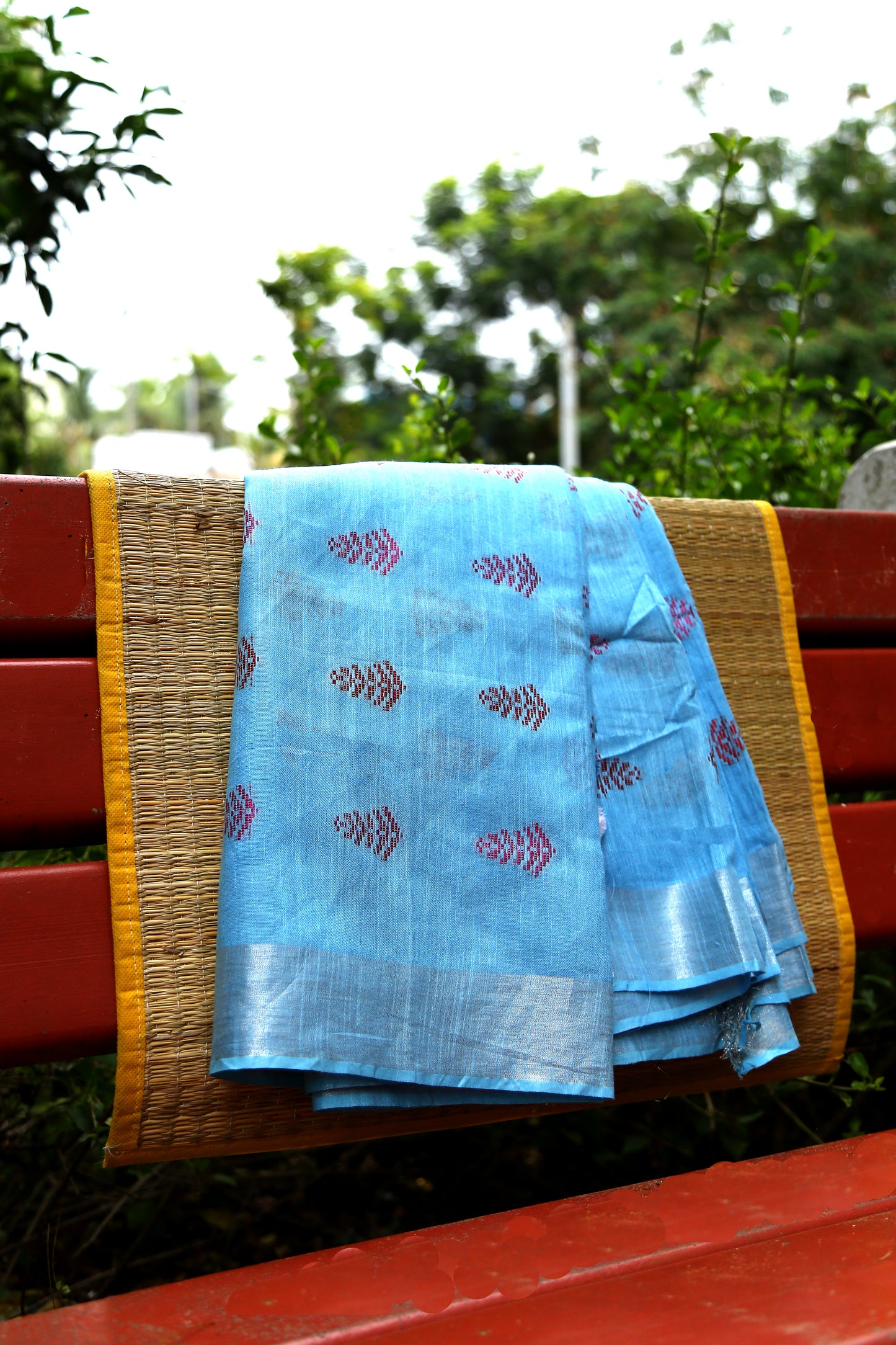 Embroidered Linen Saree-LNSRE074