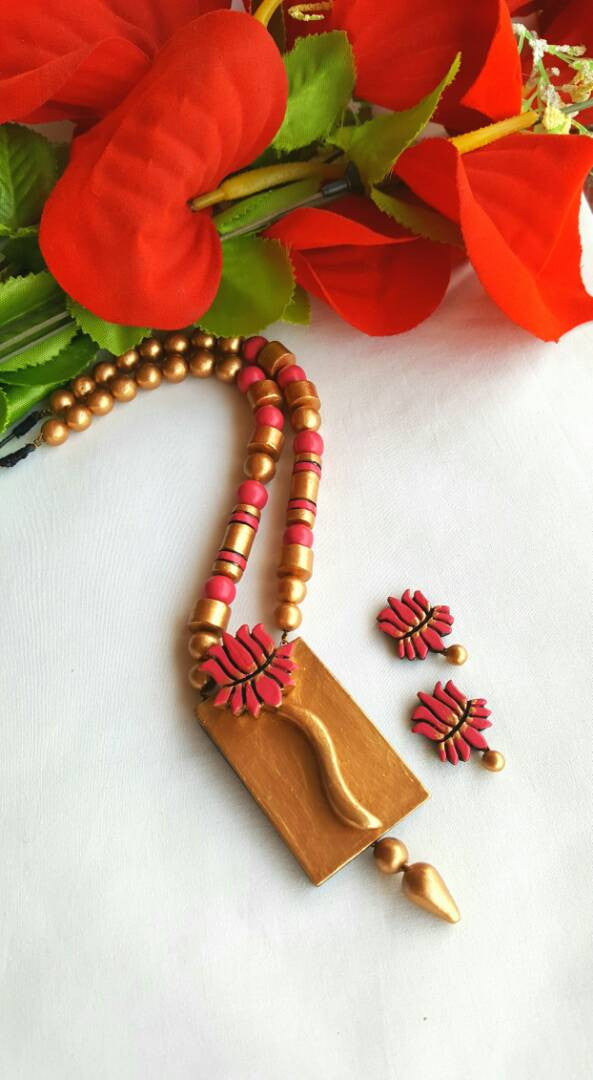 Golden and RoseBerry Lotus Pendant Terracotta Jewellery Set