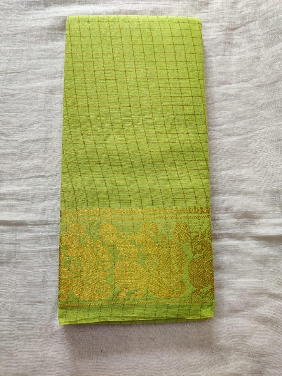 Leaf Green Golden Border Madurai sungudi Saree- Double side Jari Border Jari Check