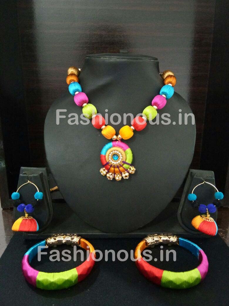 Muticolor Round Pendant Silk Thread Jewellery Set-STJSW-099