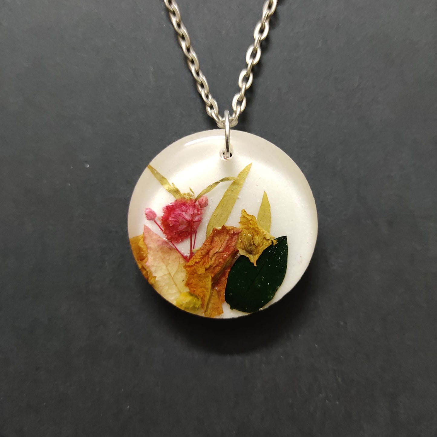 Resin Pendant - RSC017