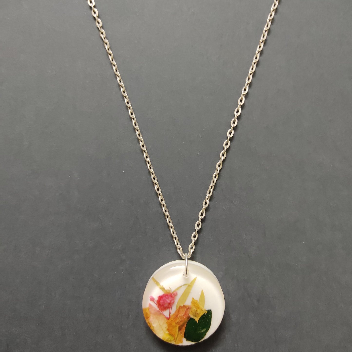 Resin Pendant - RSC017