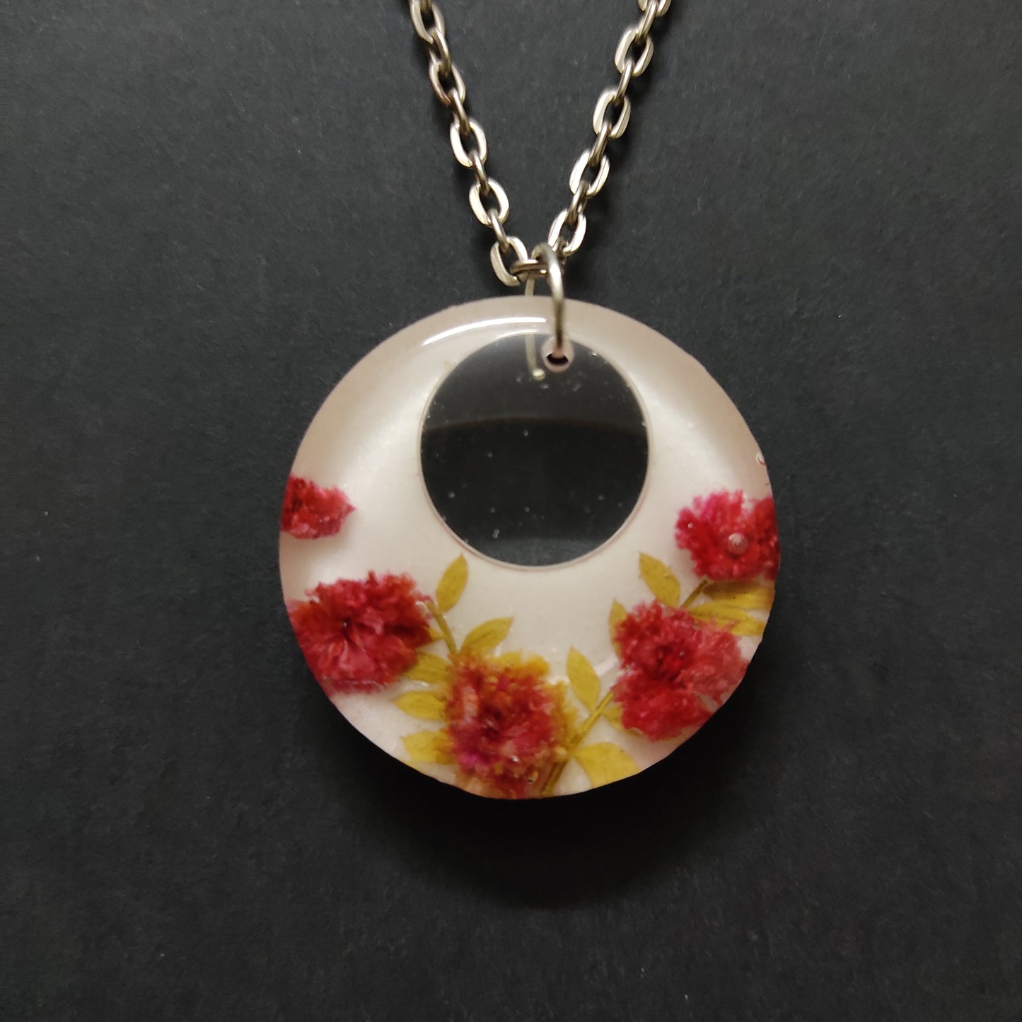 Resin Pendant - RSC018
