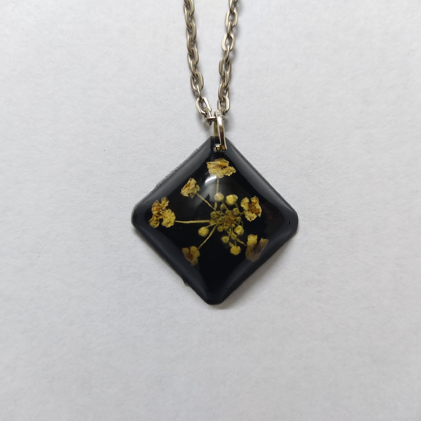 Resin Pendant - RSC019