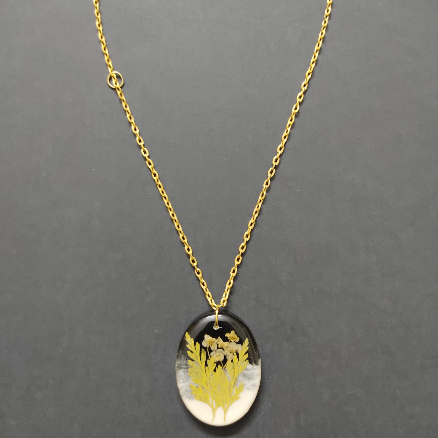 Resin Pendant - RSC021