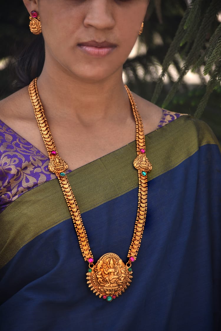 Gold Antique Jewelry(Long Harm)