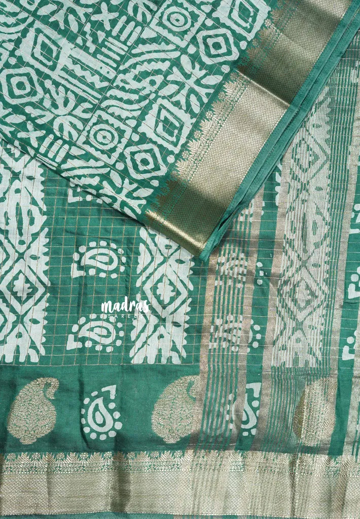 Lush Green Charm - Rudra - Traditional Munga silk blend Saree with checks weaving