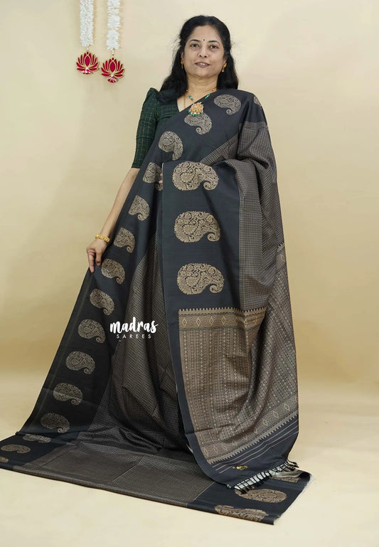 Black - Yamini paper silk blend mango border and sirukattam body Saree