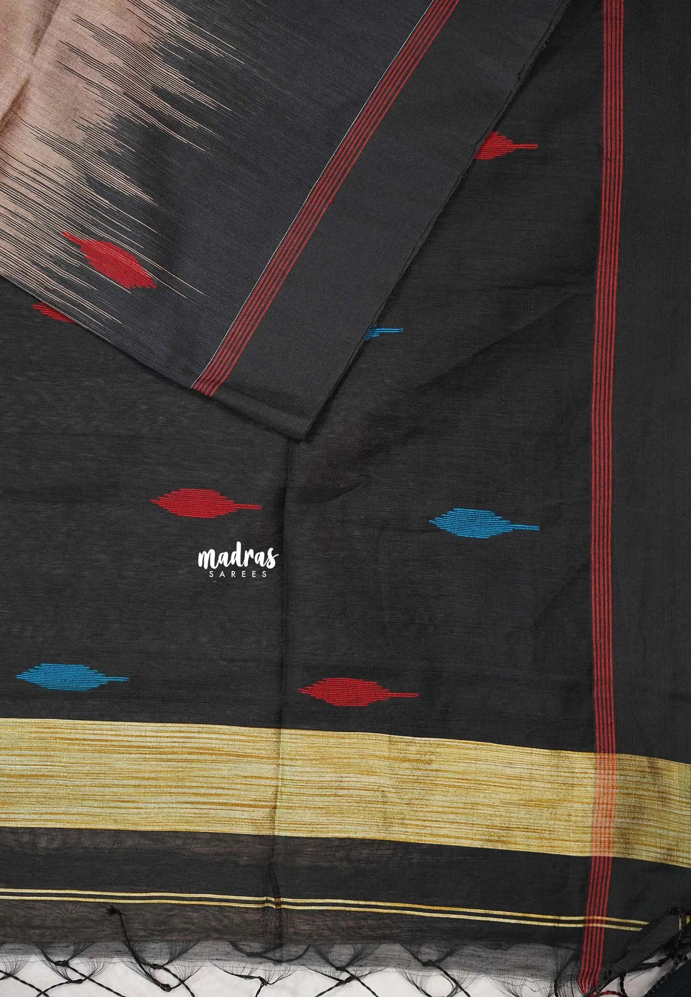 Maheswari - lightweight cotton silk Saree with border - Soft Amber (assorted buttas)