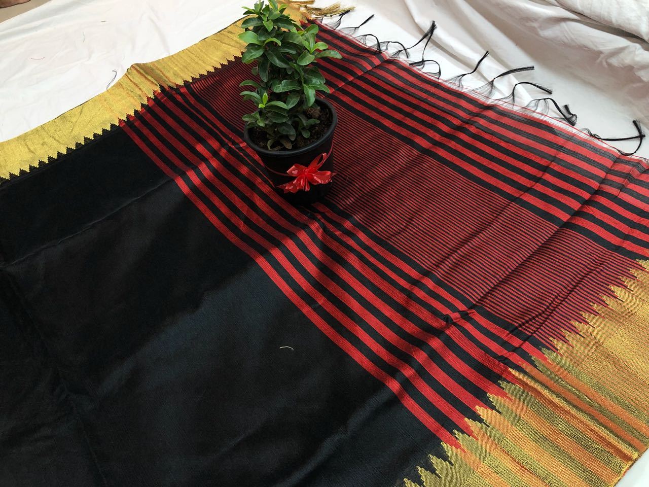 Elegant Ebony Banarasi Raw Silk Saree-BNS039 black and red coloured plain silk saree 