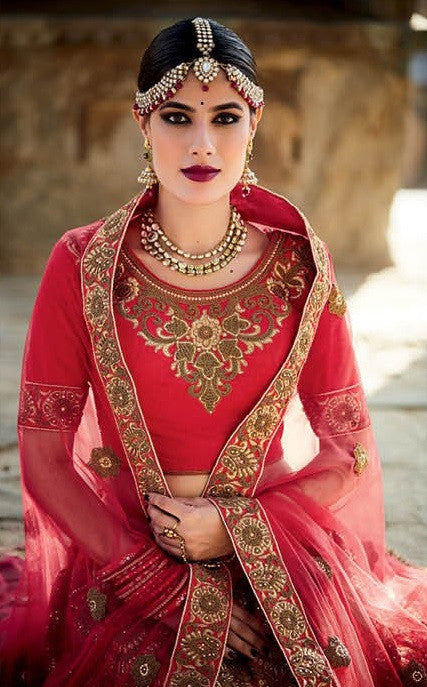 Parineeti Chopra to Aushka Sharma: Bollywood divas who redefined elegance  in Pastel Bridal Lehengas