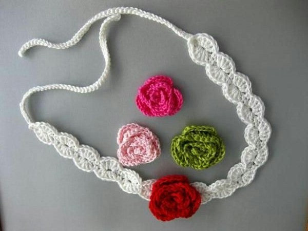 Tribal Crochet Jewellery Set in White color with Multicolor Flowers