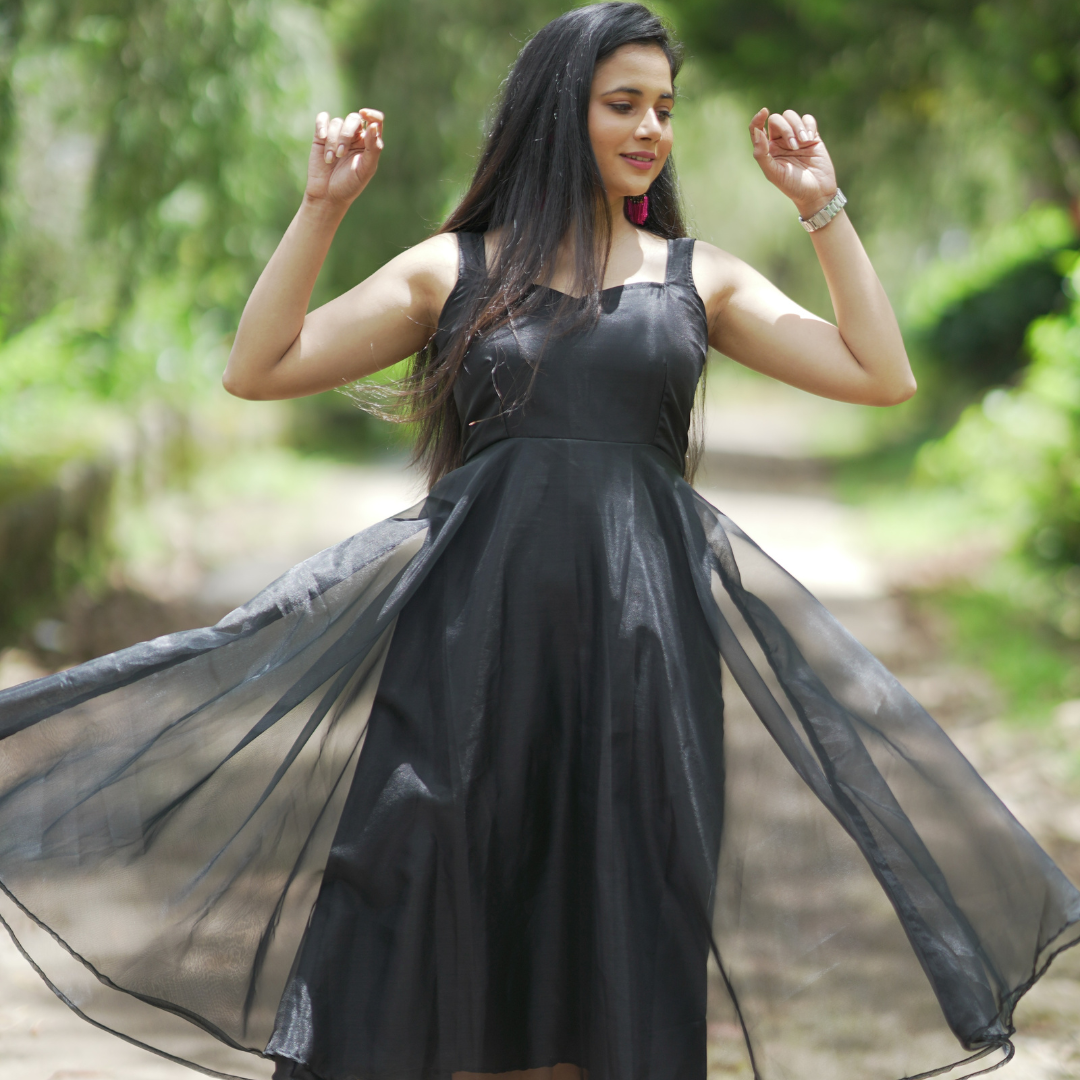 Amna Ismail - NEGRA (black embrioded full pishwas) - AI30094 - XXL |  Beautiful black dresses, Frocks for girls, Designer party dresses