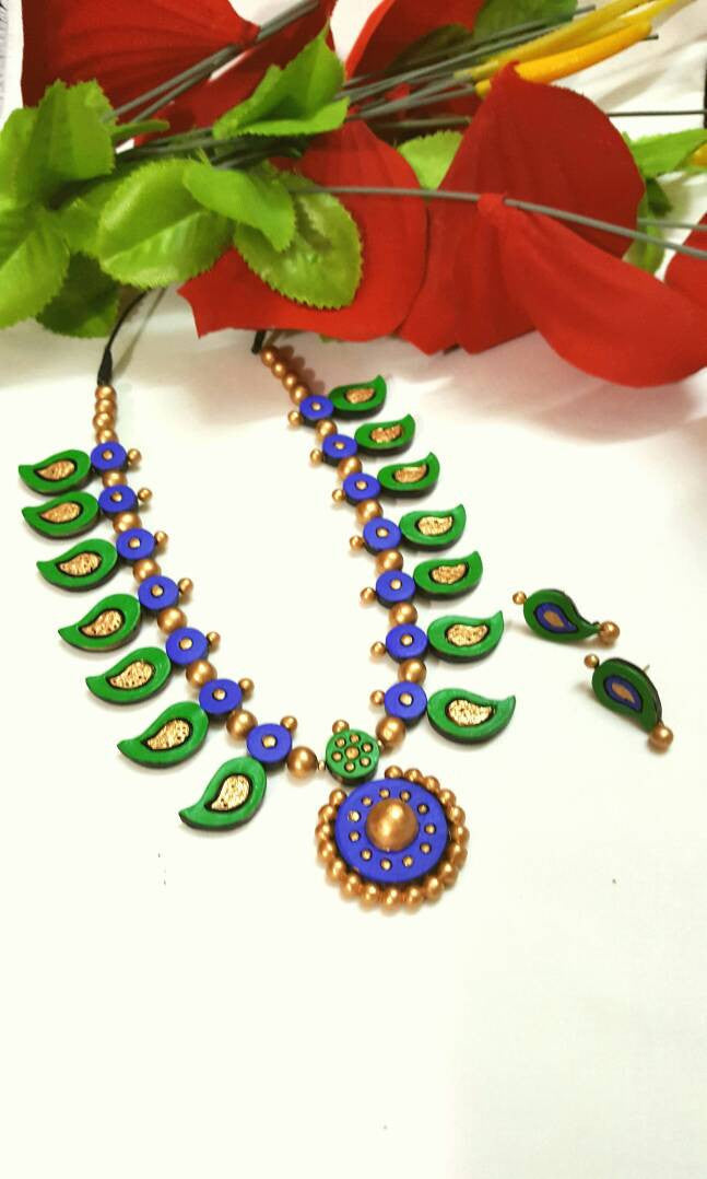 Golden Green and Blue Mango With Round Pendant Terracotta Jewellery Set