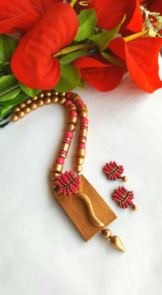 Golden and RoseBerry Lotus Pendant Terracotta Jewellery Set