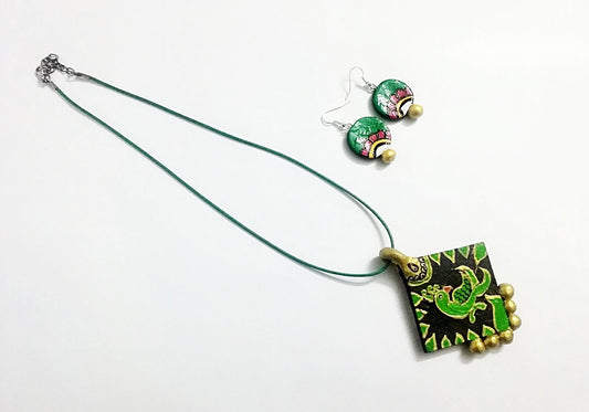 Pretty Parakeet Double Side Art Jewel-SAJ018 Green coloured parrot painted jewellery set