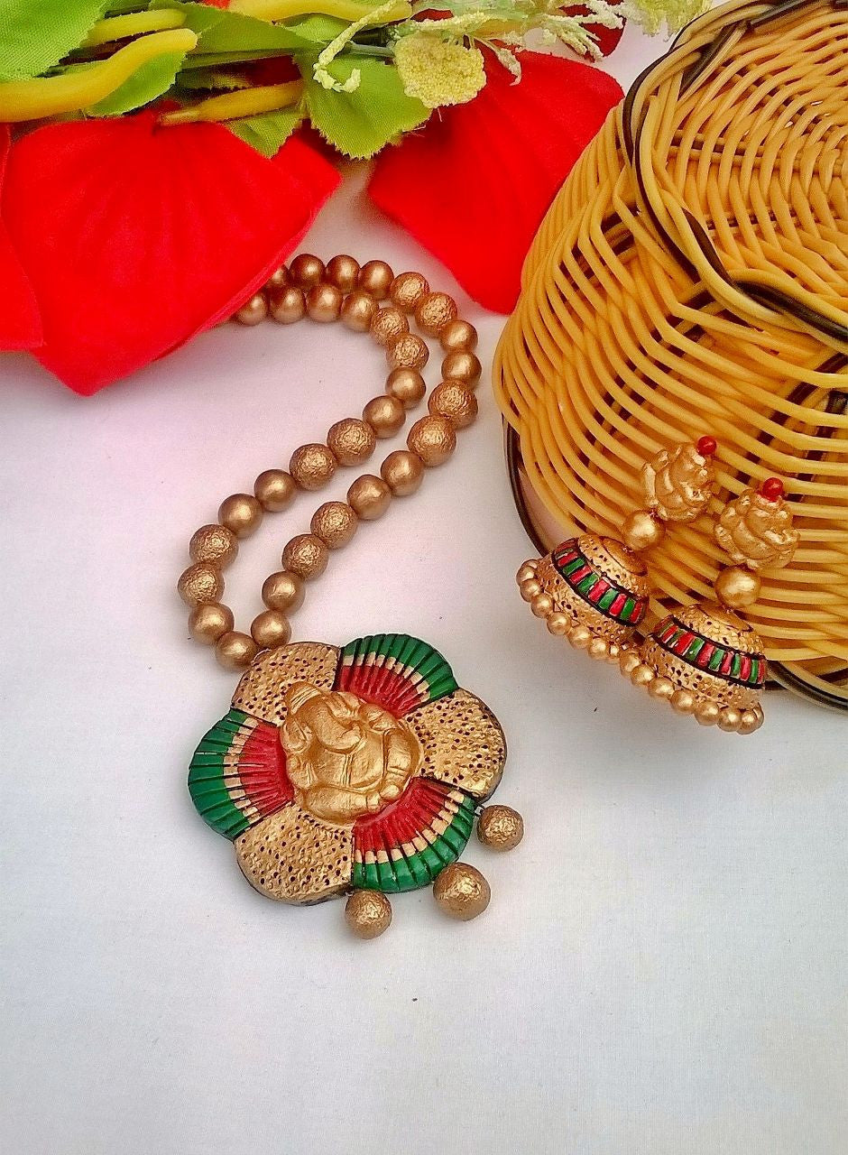 Tricolour Vinayagar Terracotta Jewellery Set