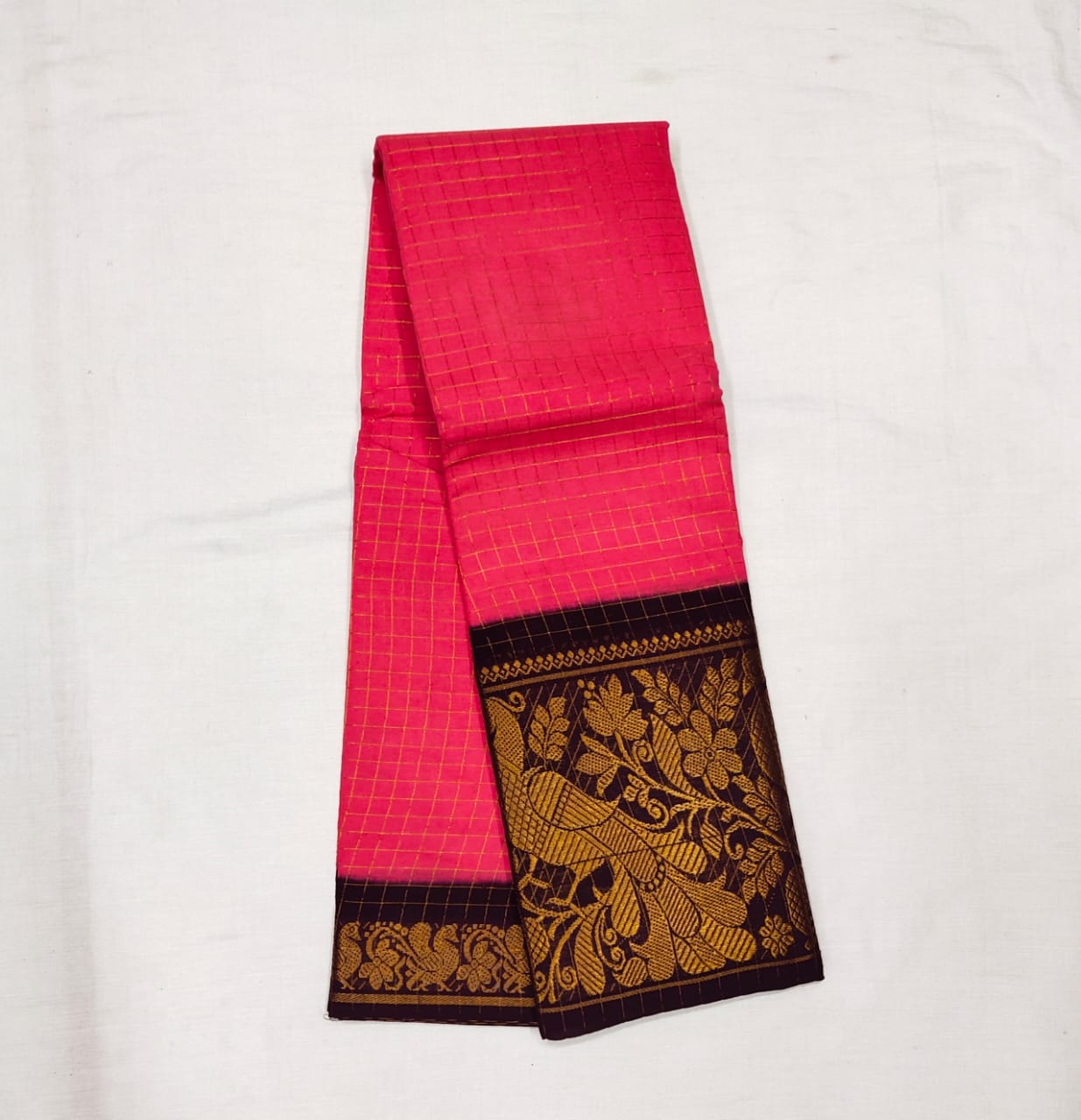 Tomato Red with Peacock Motif Madurai Sungudi Saree